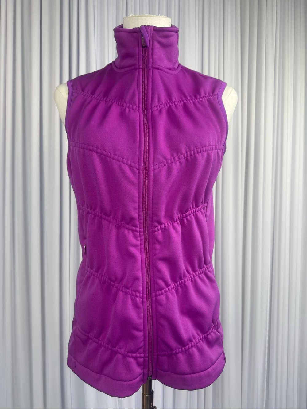 Athleta Great Heights Tech Stretch Full Zip Quilted Women's Vest - Magenta Small